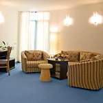 فندق Madara Park 4*