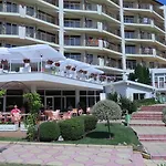 Madara Park فندق