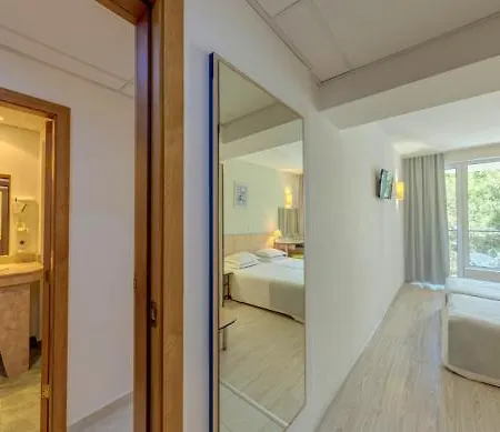 Madara Park Хотел