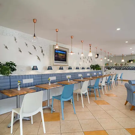 Хотел Madara Park