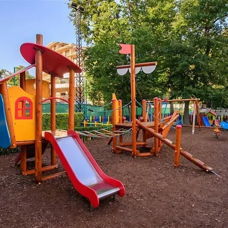 Отель Madara Park