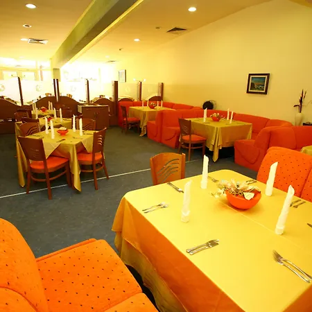 Madara Park ホテル