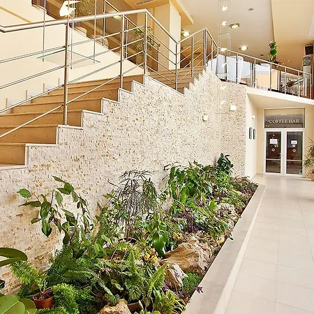 ホテル Madara Park 4*