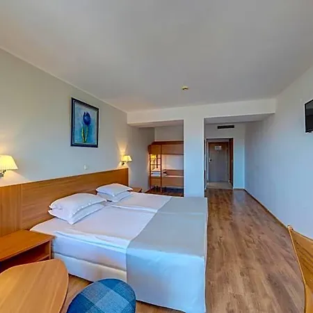 Madara Park Hotel 4*