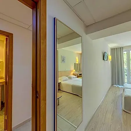 Hotel Madara Park